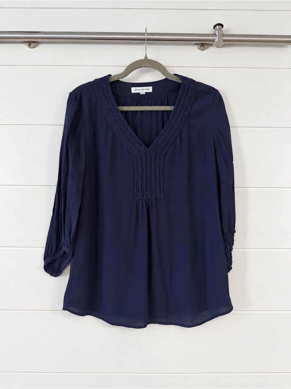 Banana Republic Navy Pintuck V-Neck Purple Blouse, Size S